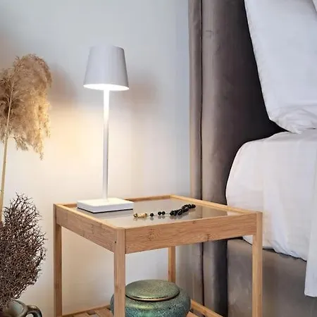 Moonstone Seafront Apartment