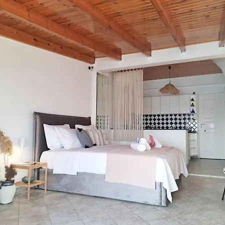 Moonstone Seafront Apartment *