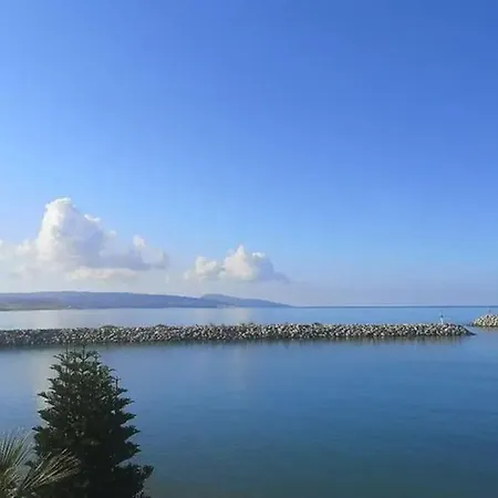 Apartment Moonstone Seafront Kokkinos Pyrgos