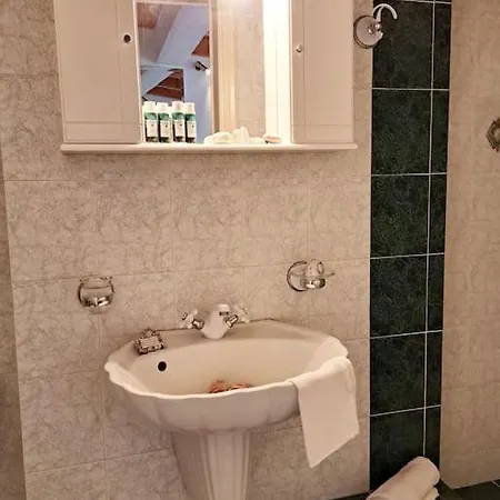 Moonstone Seafront Apartment *