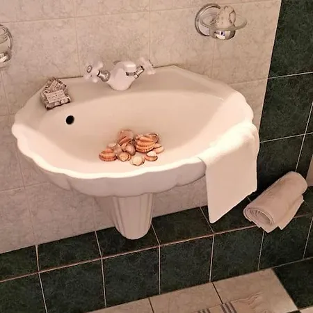 Moonstone Seafront Apartment