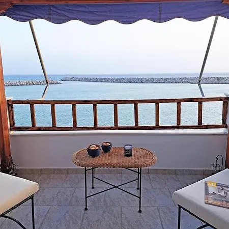 Moonstone Seafront Apartment Kokkinos Pyrgos
