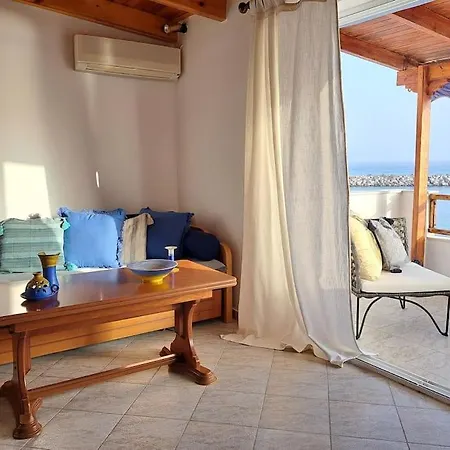 Moonstone Seafront * Kokkinos Pyrgos